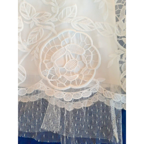 CALSTYLE Mesh Embroidered Tank Top-White- Handkerchief Hem, S - Picture 4 of 5